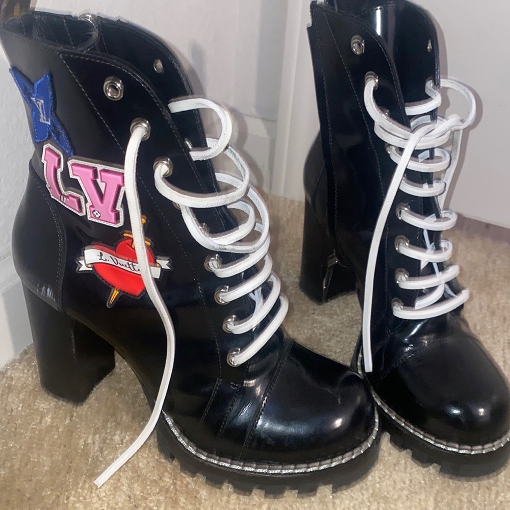 Stylish Louis Vuitton Shoes